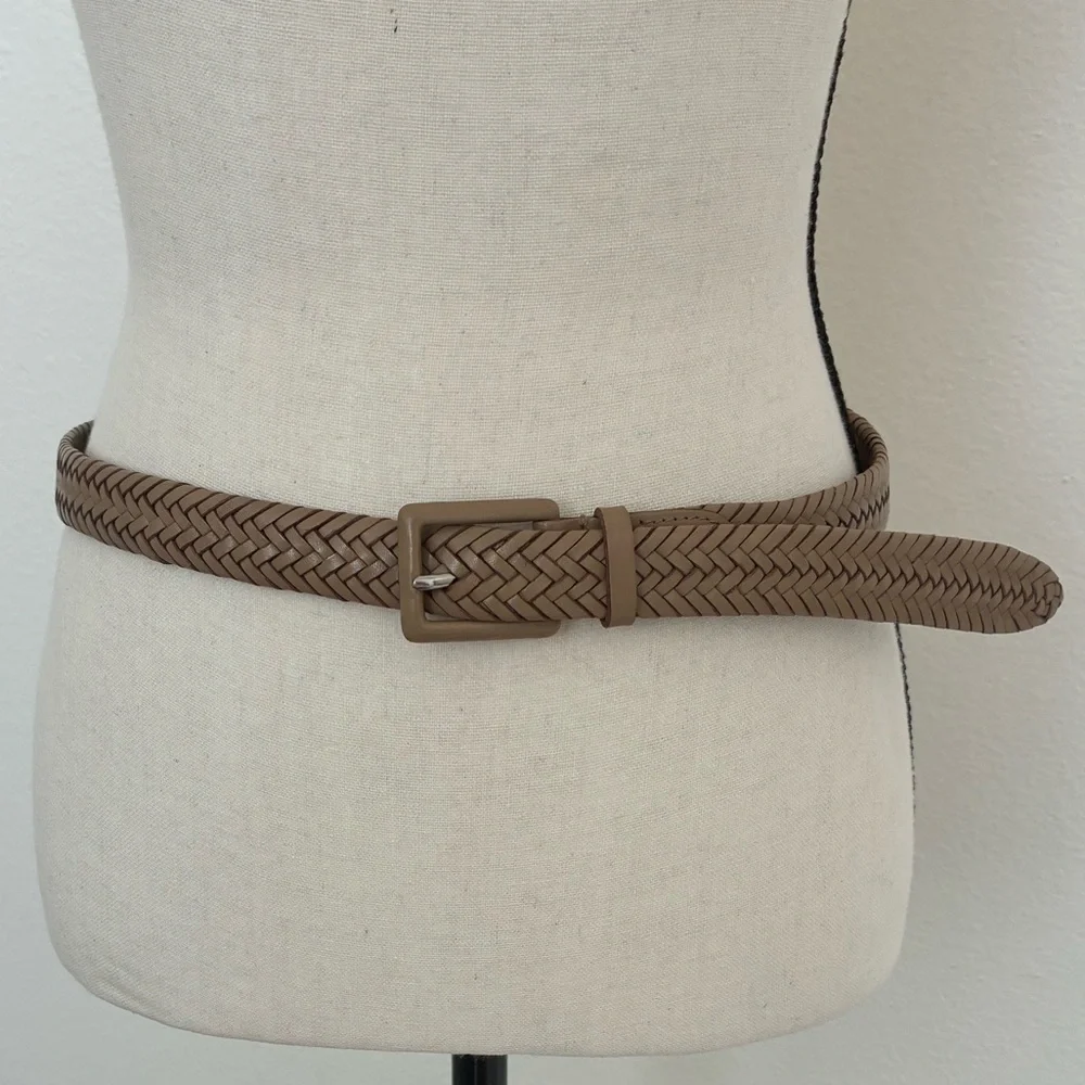 Vintage Talbots Tan Leather Belt